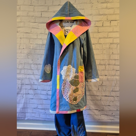 Colorful Patchwork Coat with Sun Bonnet Sue - Picture 4 of 7